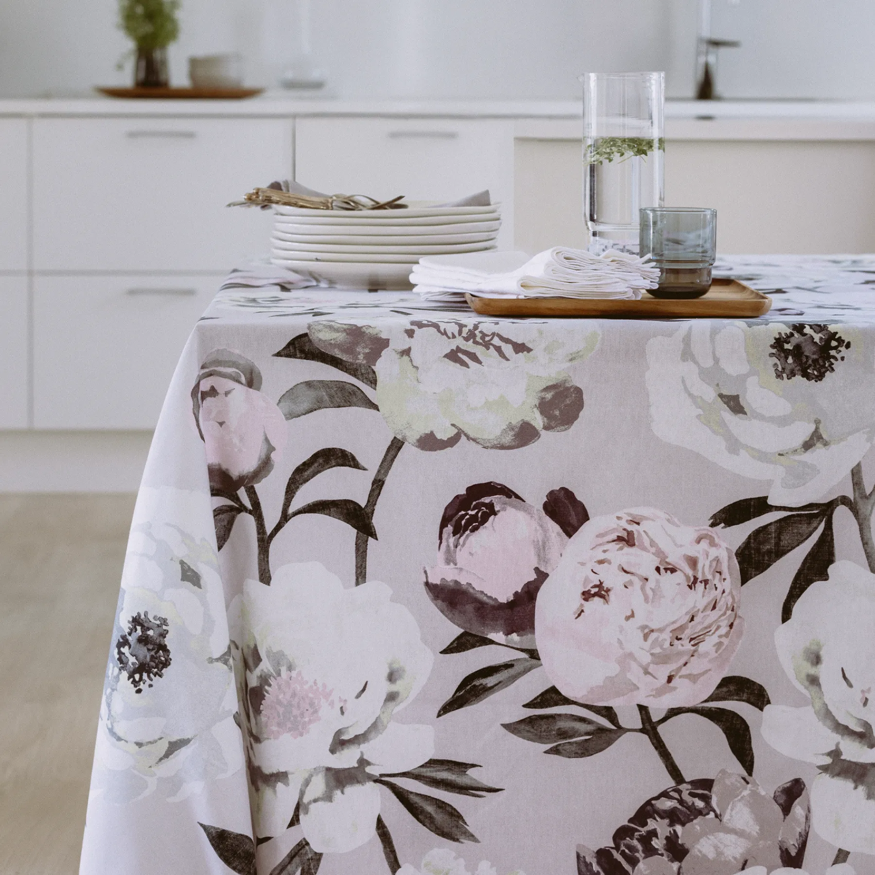 Pentik Kankaat^Pioni Akryylipinnoitettu Puuvillakangas Vaaleanharmaa
