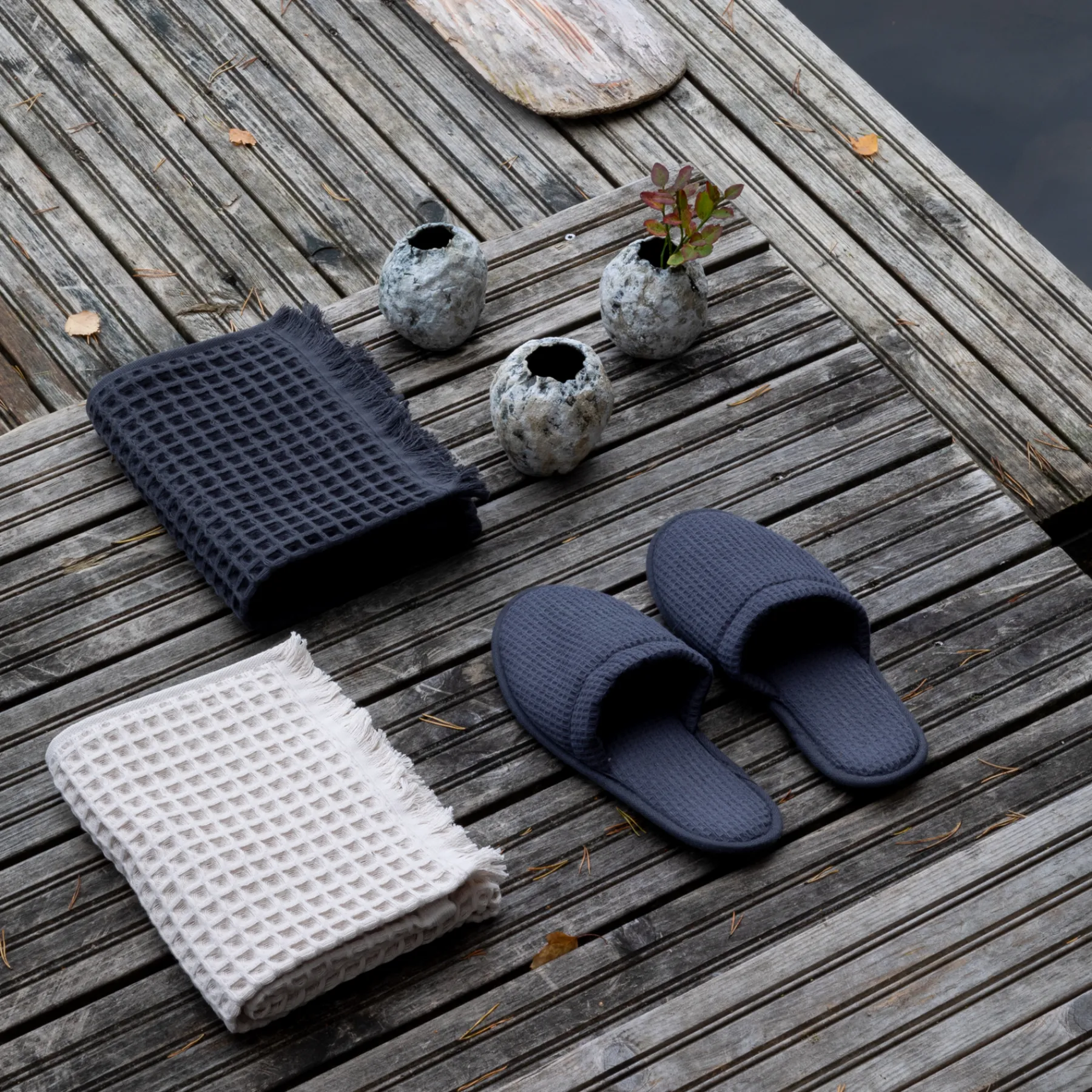 Pentik Spa-tuotteet | Kylpytakit Ja Toilettilaukut^Tundra Tossut Tummanharmaa
