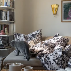 Pentik Vuodevaatteet^Villikissa Pussilakanasetti Vaaleanruskea